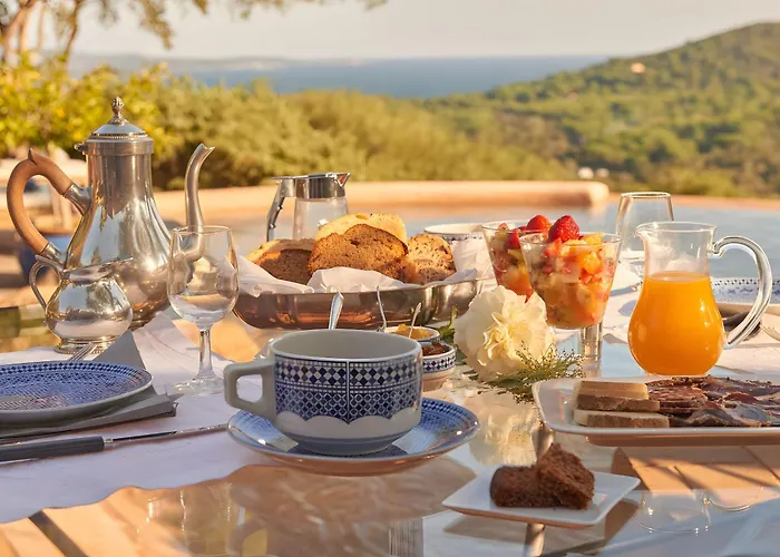 Casa Penisula Couette-café